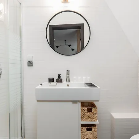 Appartement Wood And Grey - Strzalowa 3 By Renters - Self Check In 24h