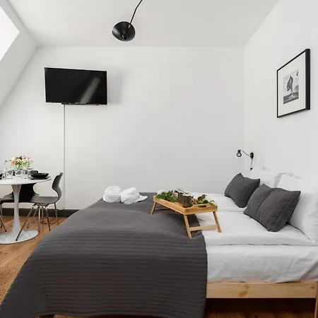 Wood And Grey - Strzalowa 3 By Renters - Self Check In 24h 아파트 *